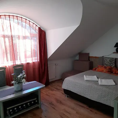 Zoeld Sziget Vendeghaz * Eger